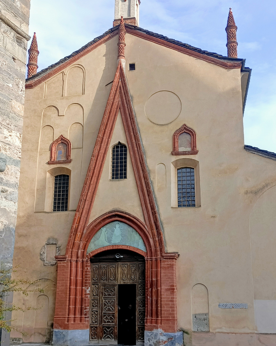 Церковь Святого Пьетро и Орса . Аоста. Италия. Фото автора 