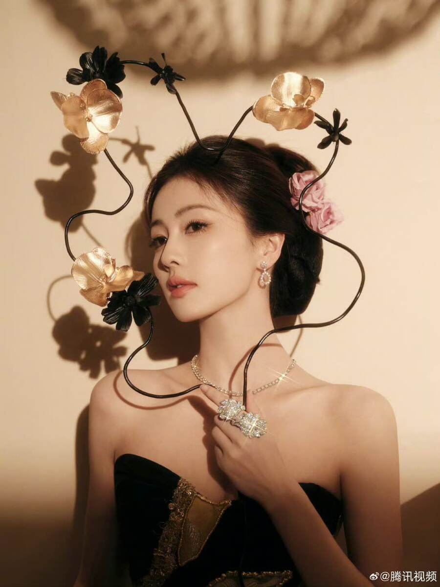 Всегда самая заметная и самая красивая