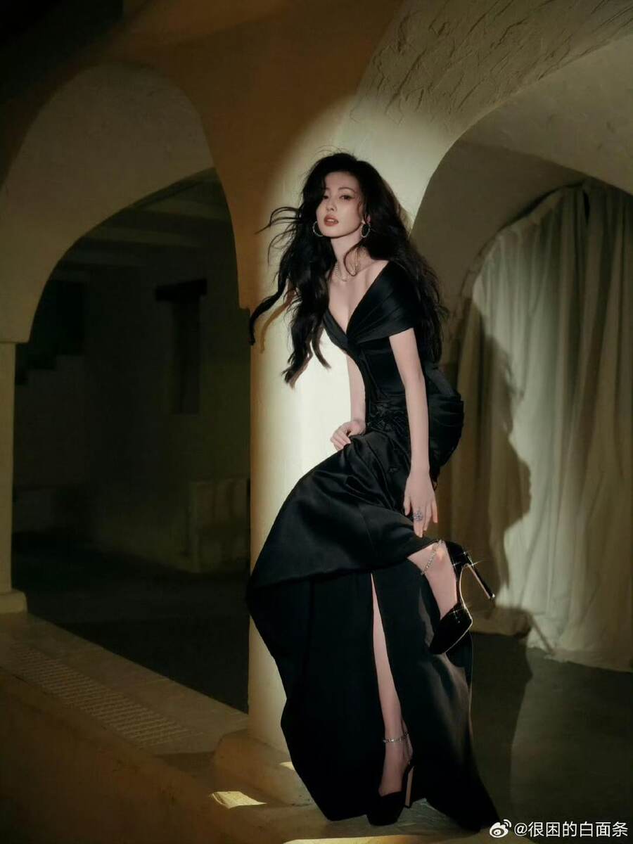 Комментарии тут бессмысленны. Само совершенство