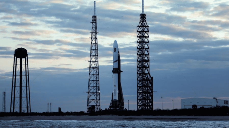    РН «New Glenn» частной космической компании «Blue Origin» на стартовой позиции