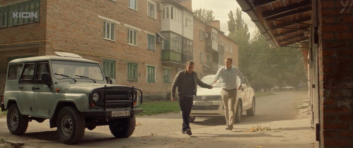 Подбор натуры хорош - очень узнаваемая архитектура провинциального города.