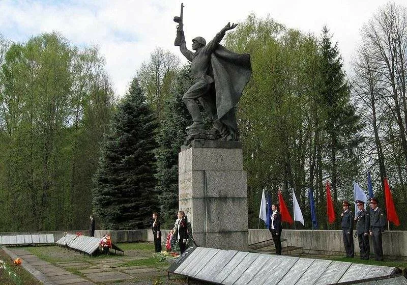 Холм. Фото с сайта https://azimutour.ru/places/tr0004388. Взято с Яндекс. Картинки