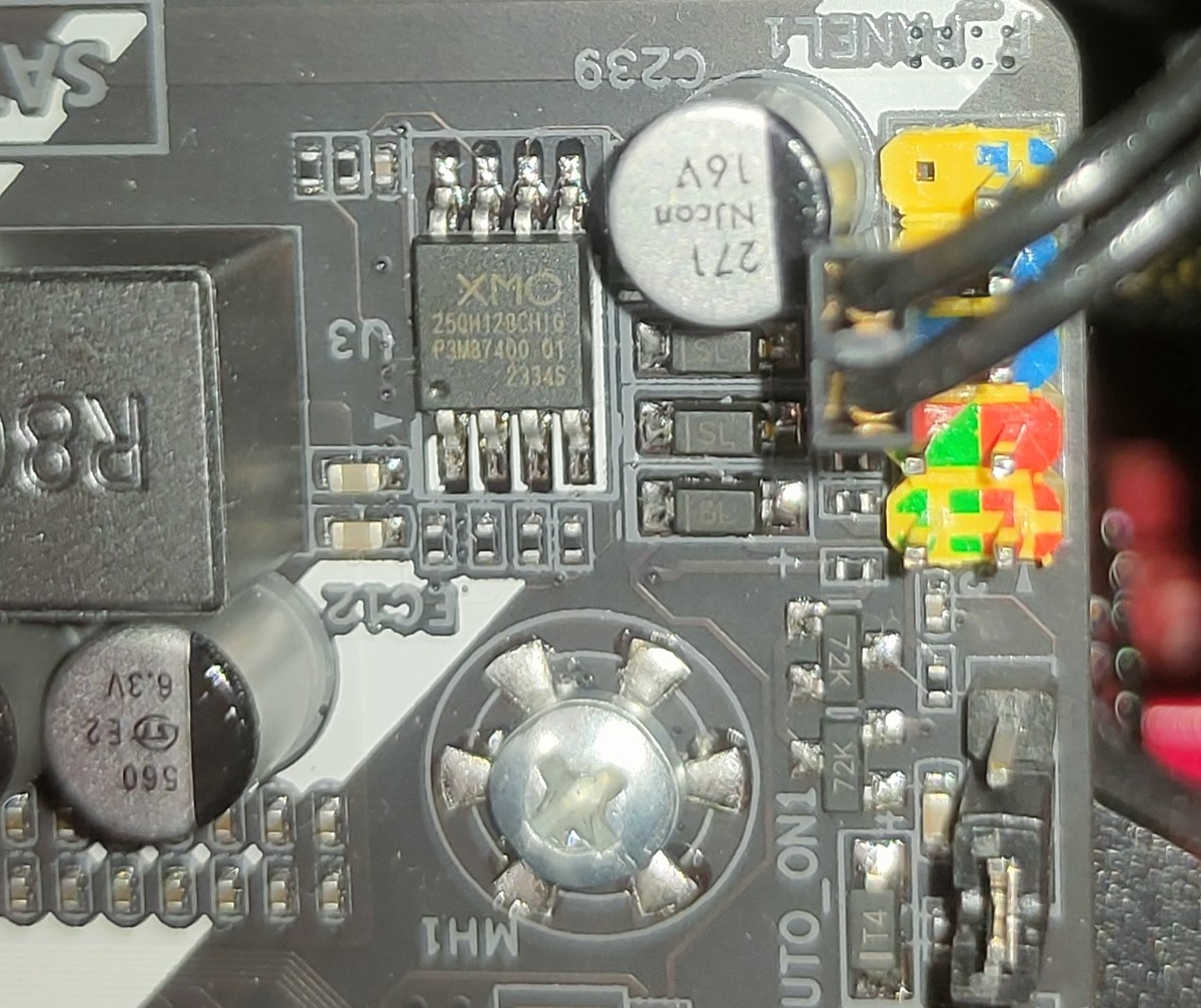 Микросхема XMC 25QH128 CHIQ