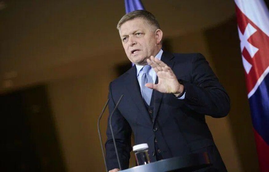    «Шантажист и попрошайка. Не дадите газ - отключим свет»: Фицо пригрозил Зеленскому