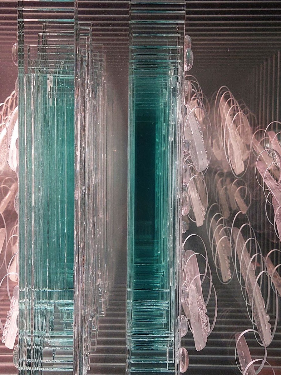 Экспонат "Стая". Фото всей скульптуры в конце данной галереи. 