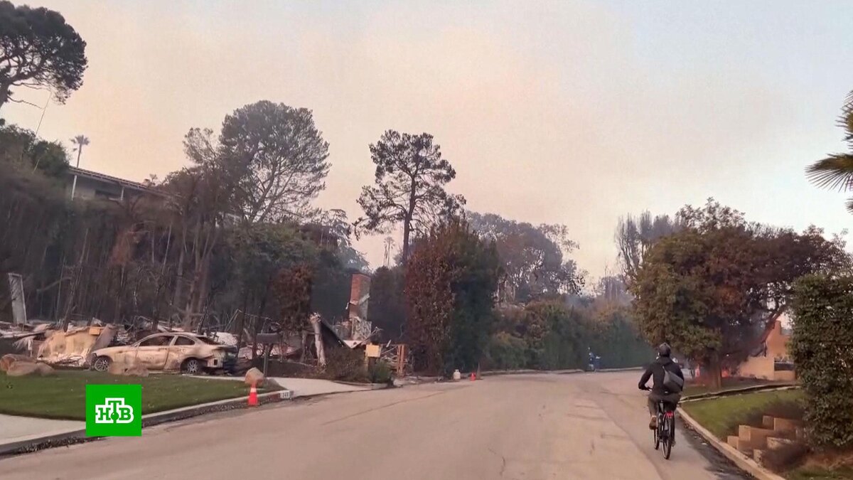    Сплошное пепелище: как сейчас выглядят сгоревшие окраины    Лос-Анджелеса