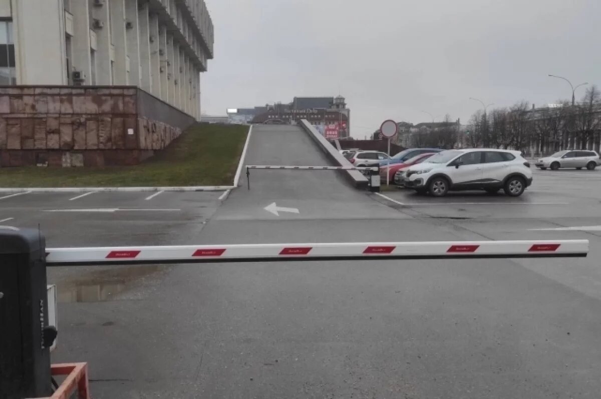    Бесплатная парковка по выходным у тульского дома правительства ограничена