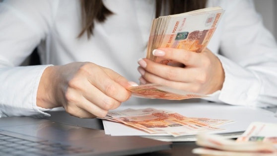    В РФ средняя начисленная зарплата женщин оказалась меньше, чем у мужчин Татьяна Сидорова