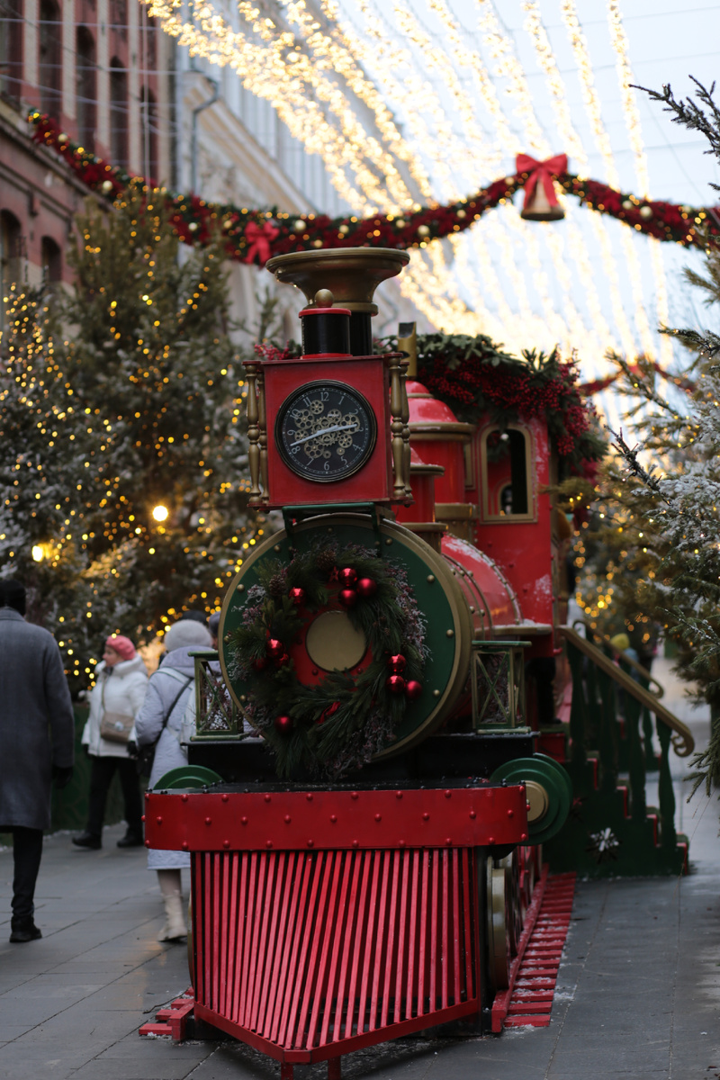 Поезд на Кузнцком мосту. Фото автора