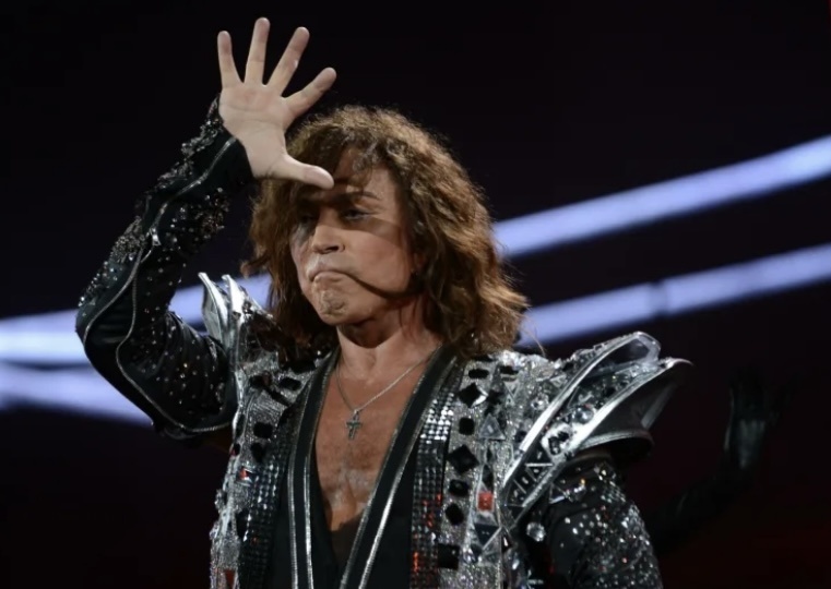 Валерий Яковлевич на сцене 