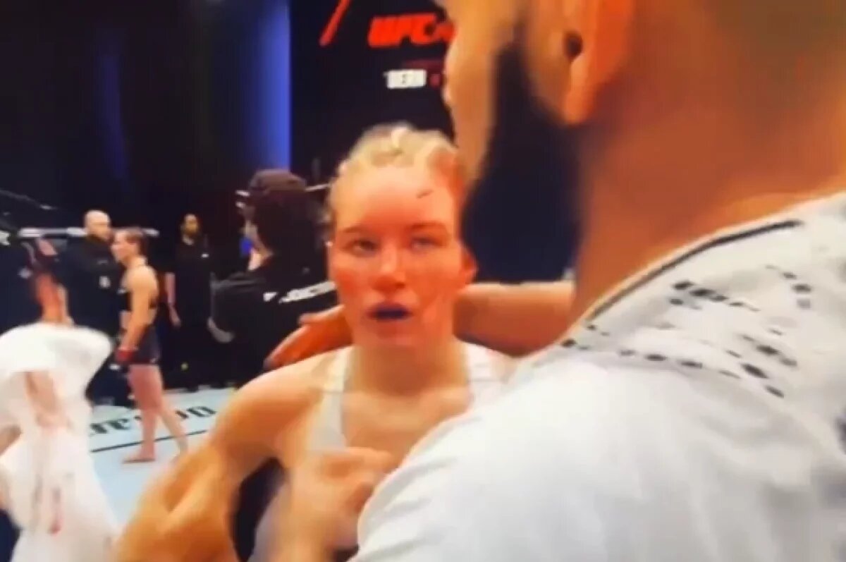    Россиянка Дудакова ударила тренера после поражения на турнире UFC