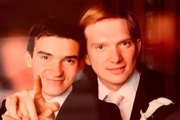    Андрей Бурковский с братом, фото: соцсети