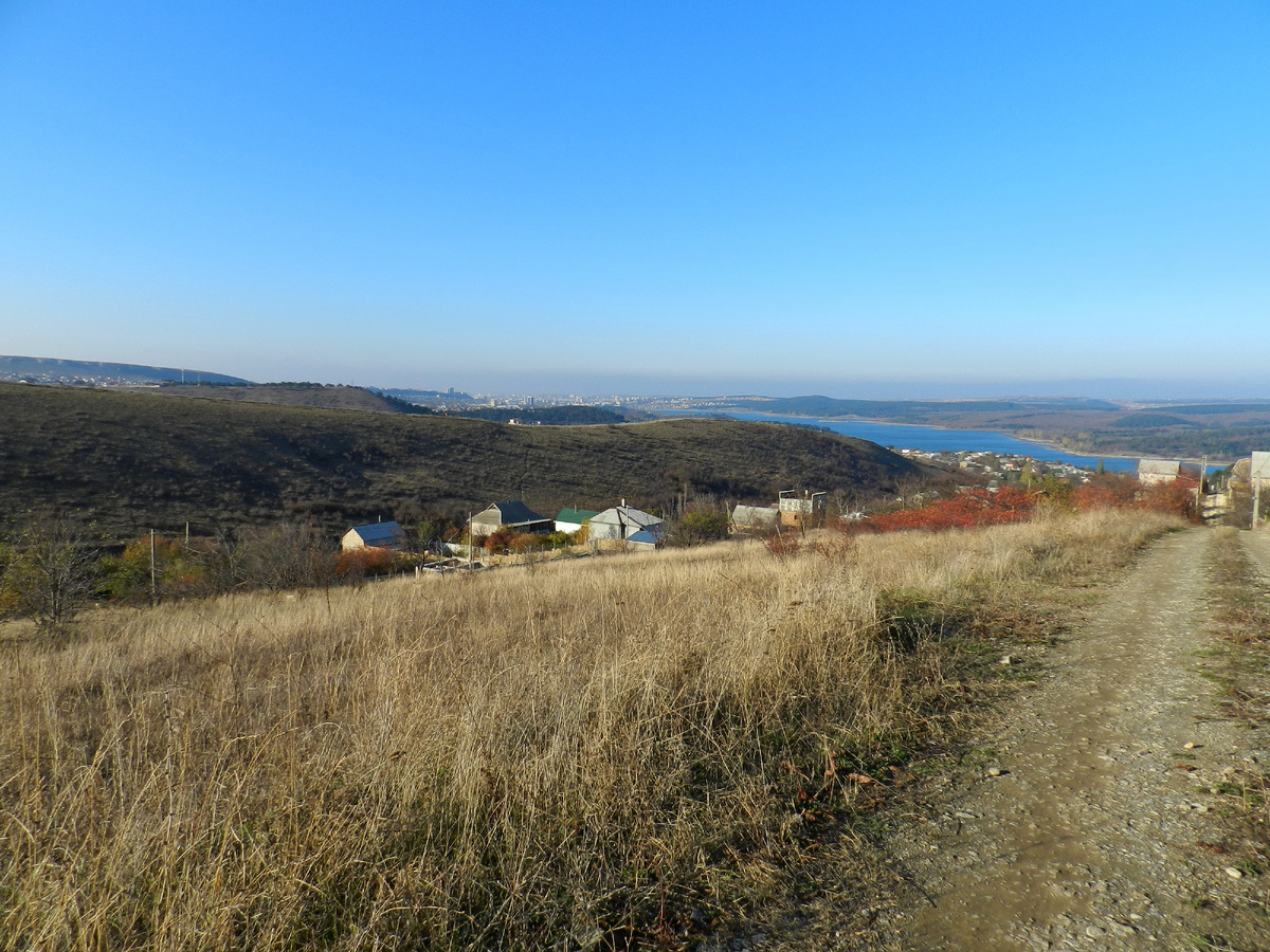 На самом верху холма, осеннее фото