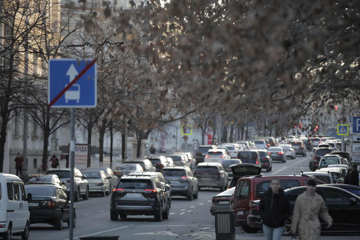 Севастополь живет