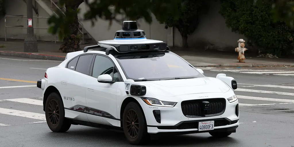 Такси Waymo