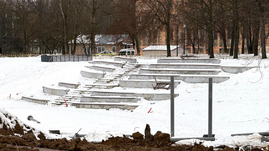 С нерадивым подрядчиком контракт будет расторгнут. А какие санкции грозят городу?