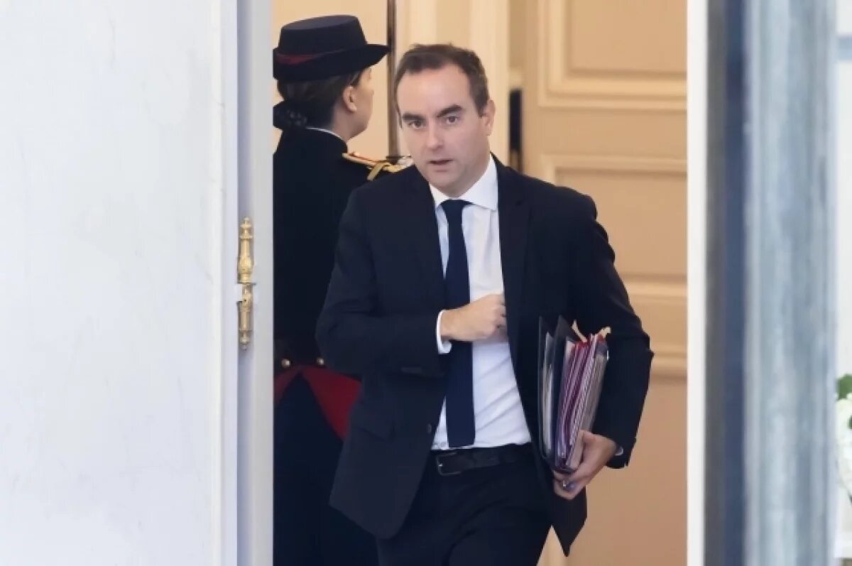    Министр обороны Франции потребовал увеличить военные расходы страны