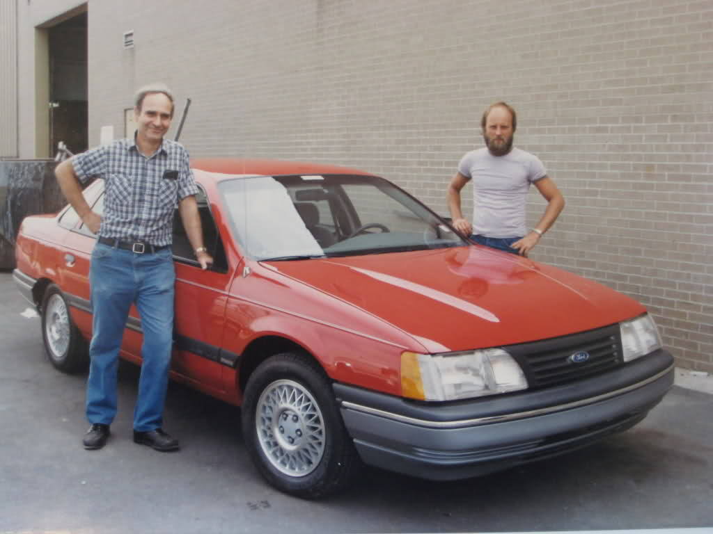 Тот самый прототип Taurus  c видимой решеткой радиатора. 