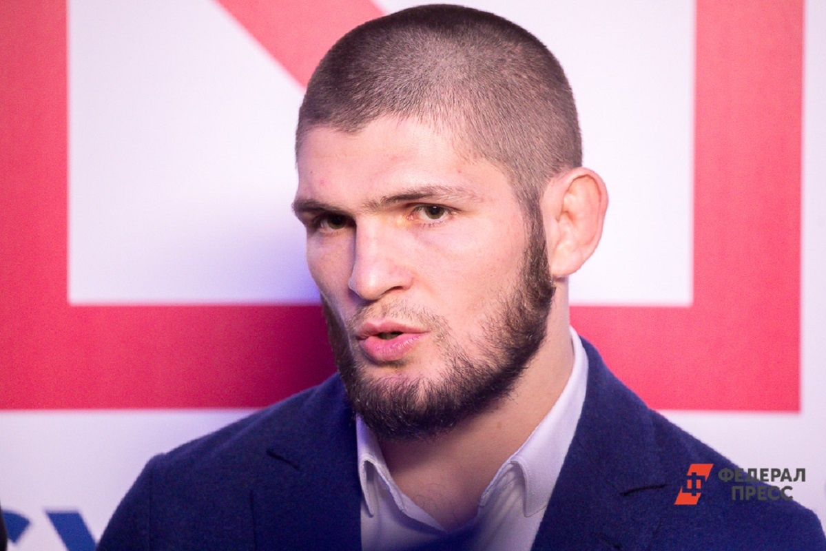 Спортсмен, скорее всего, не понял, о чем его спросил бортпроводник.  Фото: Фото: ФедералПресс / Виктор Вытольский