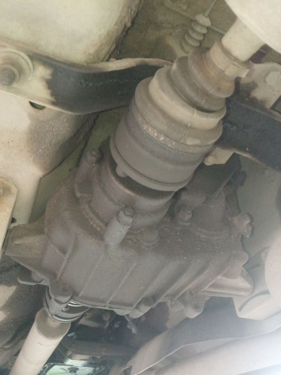 Сальники (новые) традиционно ссут!