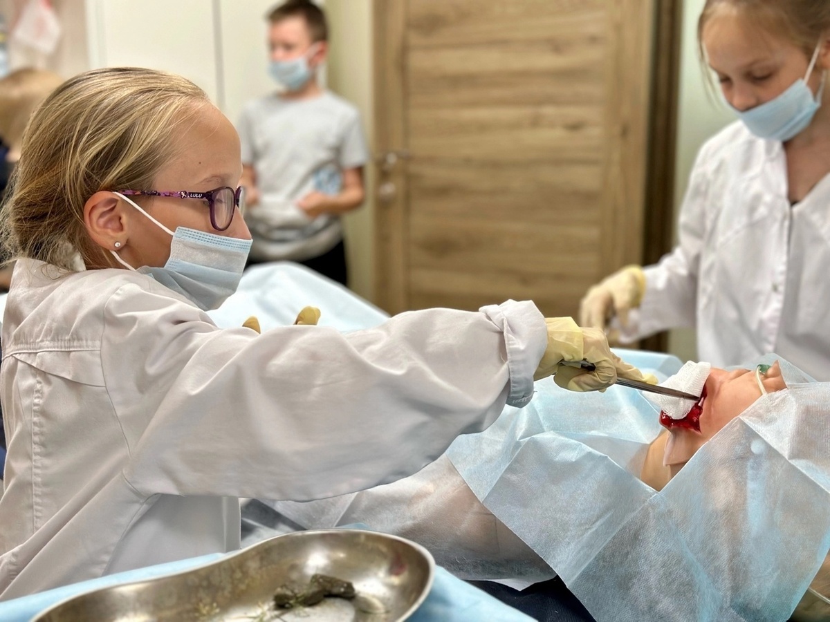    В Курском отделении Красного креста организовали занятия для детей «Как устроена больница»