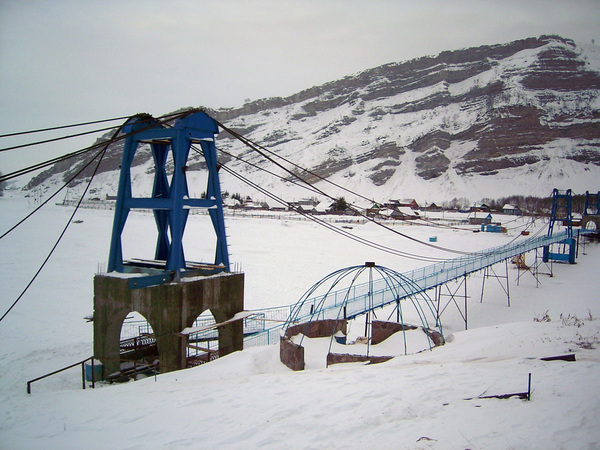 Пешеходный мост через реку Зилим