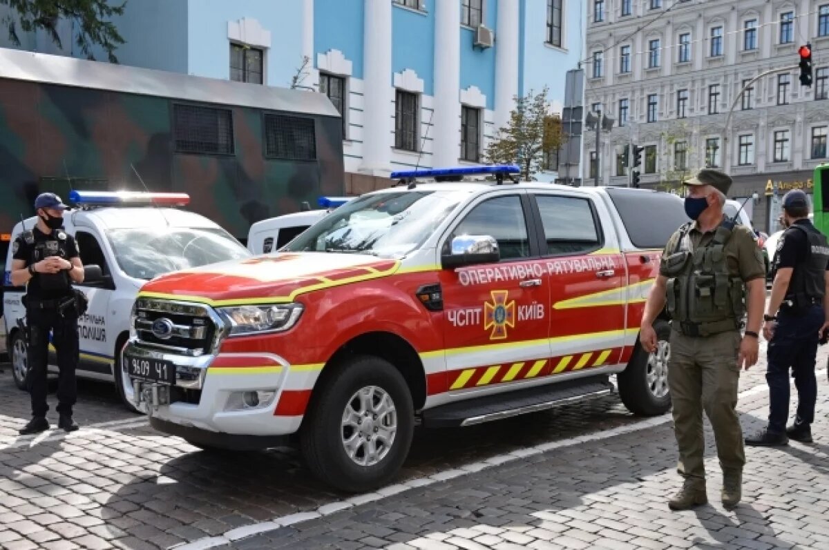    Полиция провела обыски у слушавших на улице Киева русскую музыку украинцев
