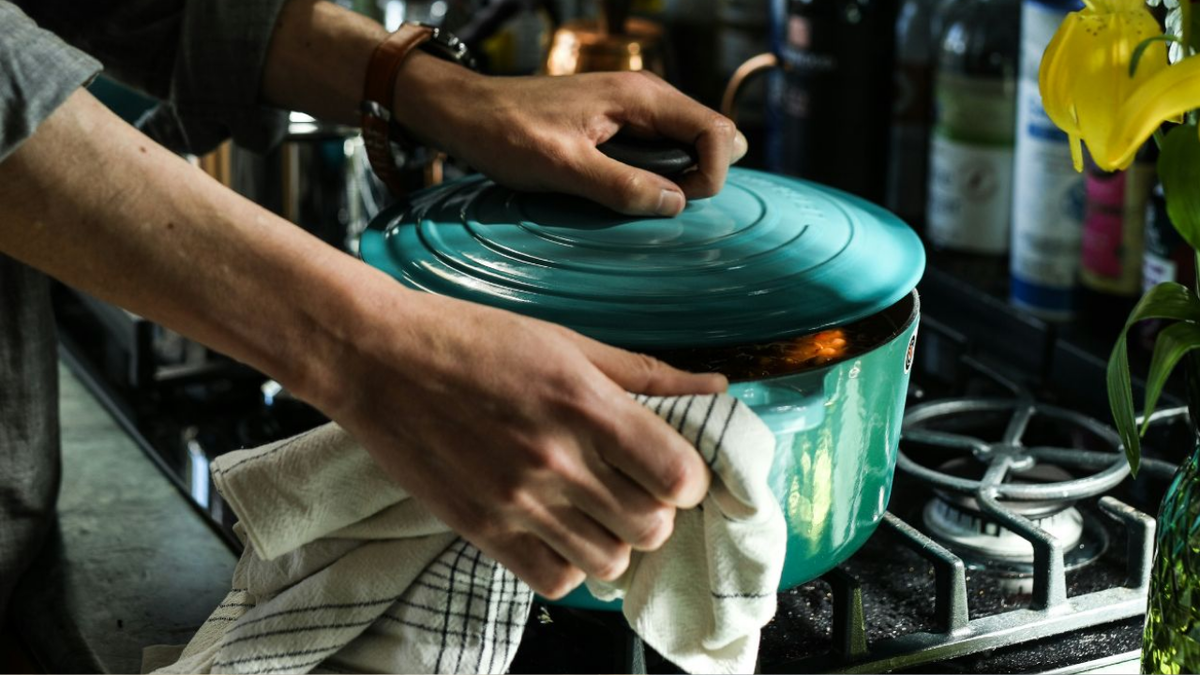 Заменить полотенце прихваткой