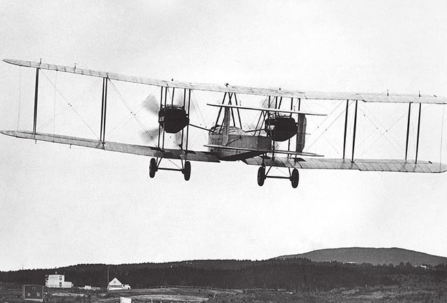 Vickers Vimy взлетает 