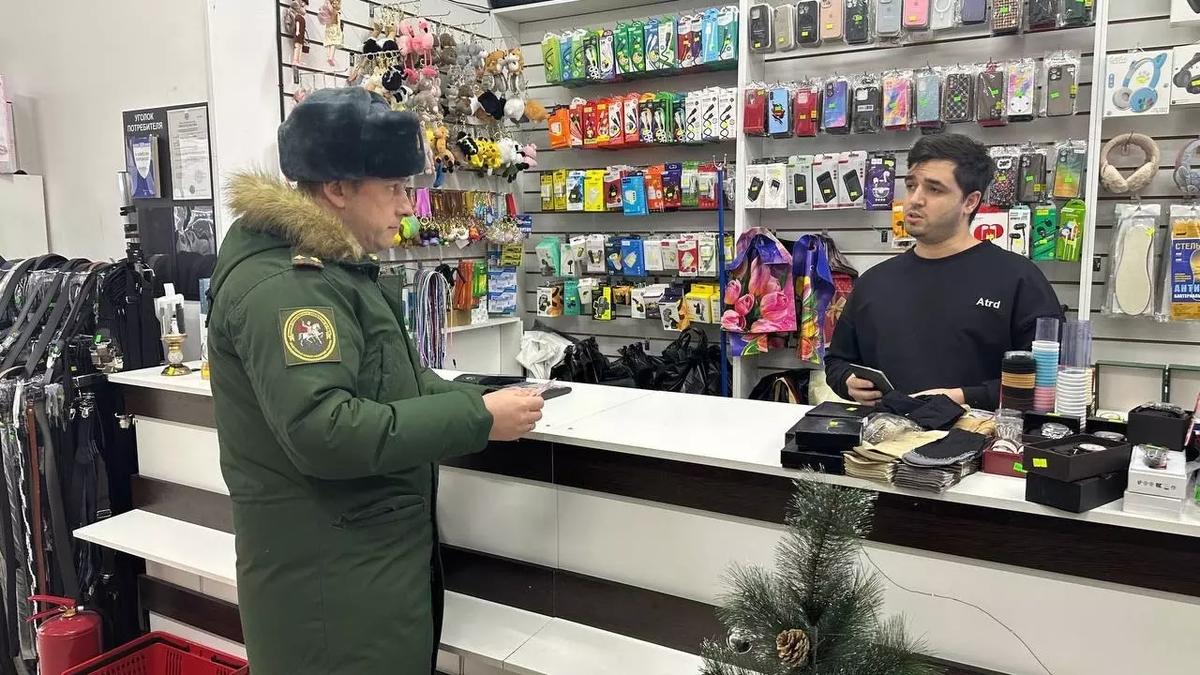 Фото: Telegram-канал «Калининка онлайн». Рейд в торговом центре