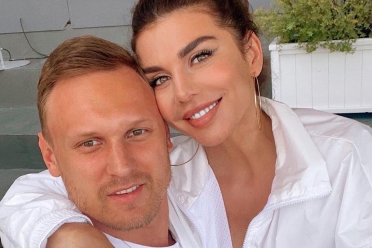    Анна Седокова и Янис Тимма соцсети