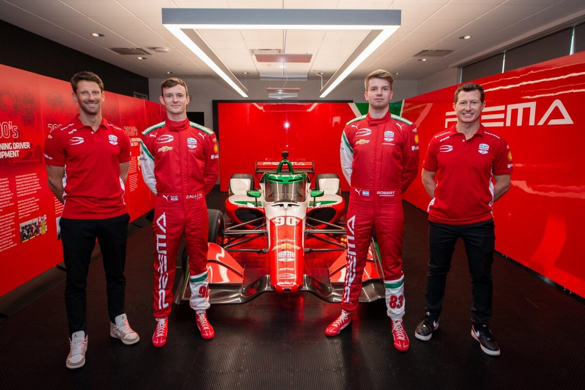 Фото: Роберт Шварцман, его напарник Каллум Илотт, резервист Ромен Грожан и спортивный консультант Prema Райан Бриско  📷
