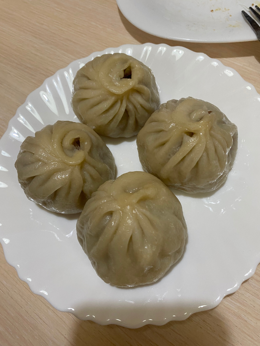 Просто фото не в тему. вкусные бузы.