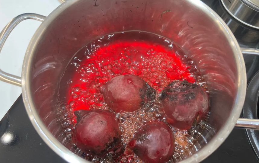 Как быстро отварить свеклу и как ускорить процесс варки?