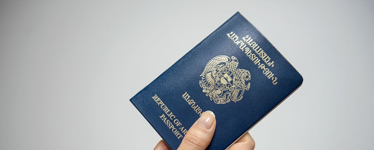 Для получения паспорта Армении мужчинам нужно обязательно вставать на учет в военкомат.