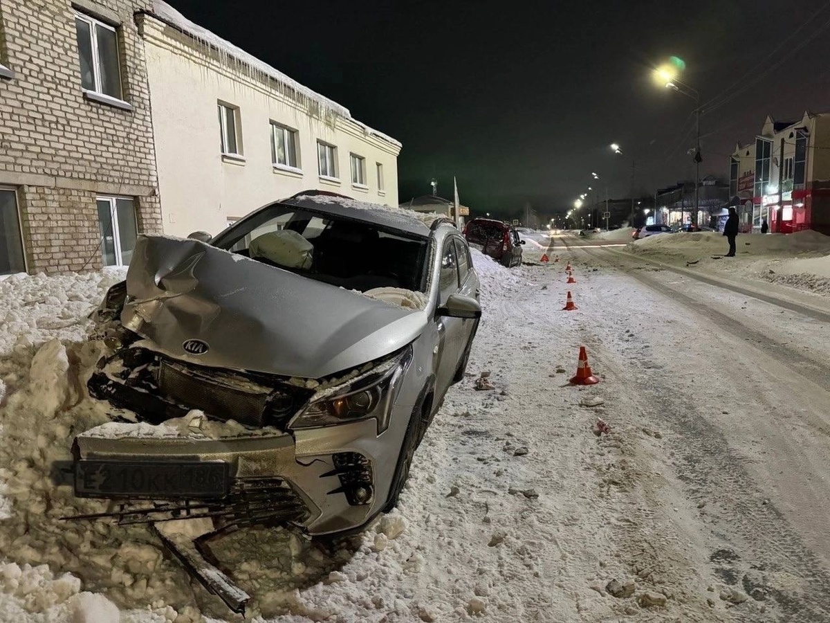    В Югре водитель иномарки уснул и врезался в попутный автомобиль