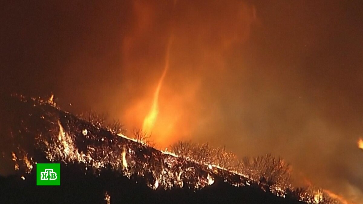    В Калифорнии бушуют «огненные» торнадо