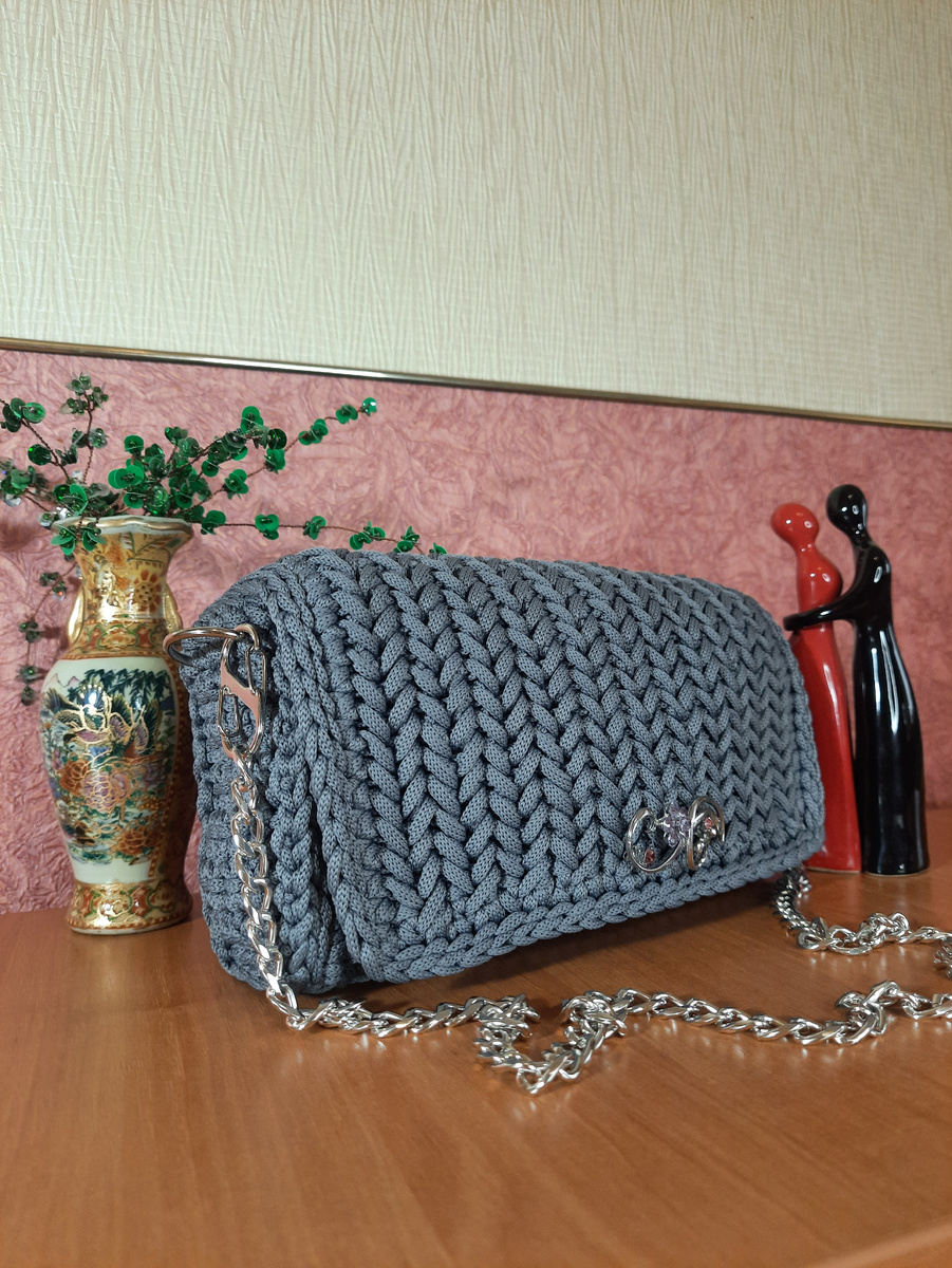 Grey Silk – изысканная вязаная сумка ручной работы