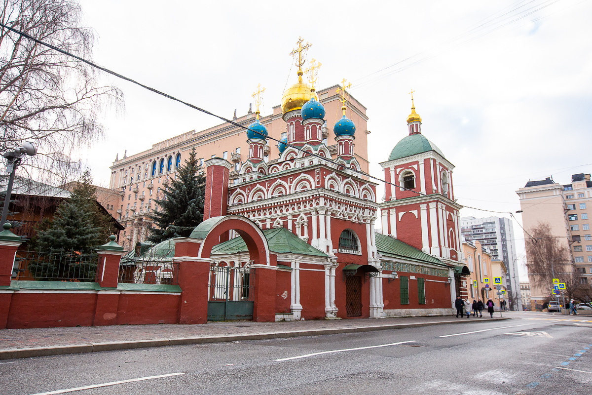 Храм Успения Пресвятой Богородицы в Гончарах. Москва. Фото автора статьи 