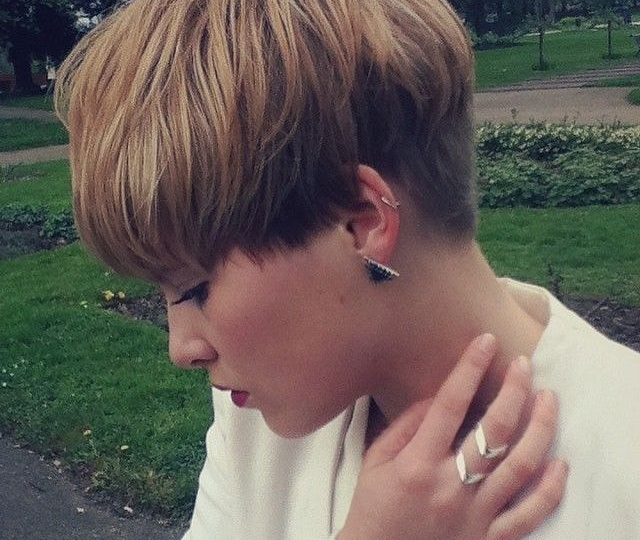 Почему одна в 40 выглядит, как младшая сестра своей дочери, а другая — как подружка бабушки — мои наблюдения