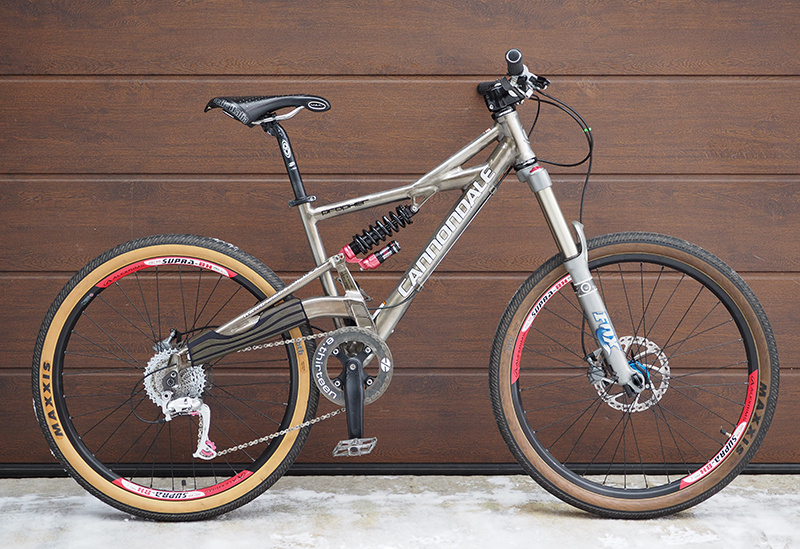 Американский горный велосипед Cannondale Prophet, изготовленный в 2007 году. Из коллекции Веломузея Андрея Мятиева.