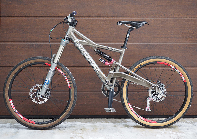 Американский горный велосипед Cannondale Prophet, изготовленный в 2007 году. Из коллекции Веломузея Андрея Мятиева.