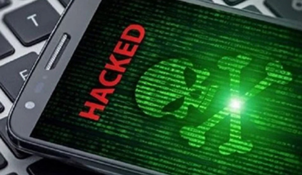    Как действовать, если ваш телефон на Андроид взломали