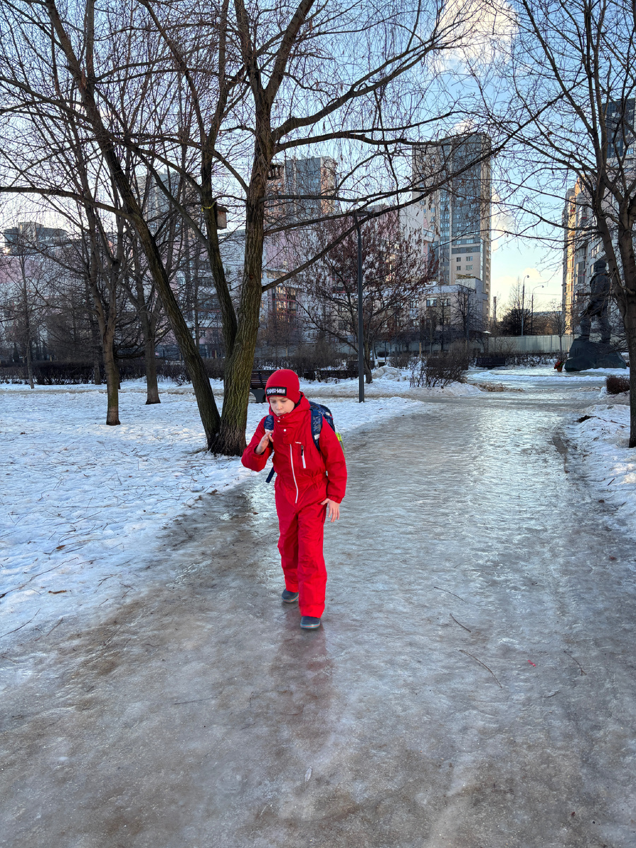 Фото автора. Уж лучше бы это была дорога из желтого кирпича
