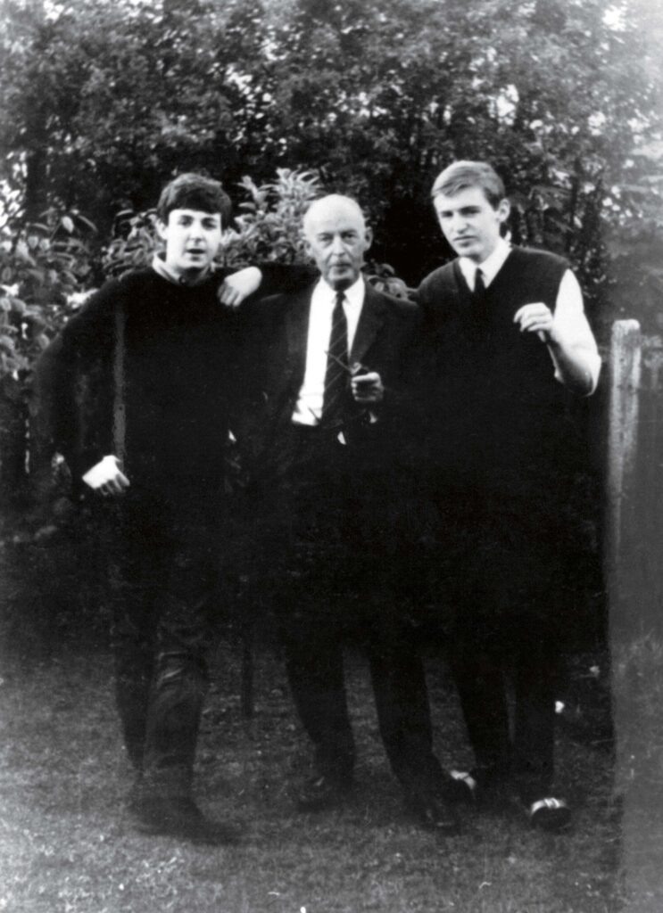 Пол с отцом и братом