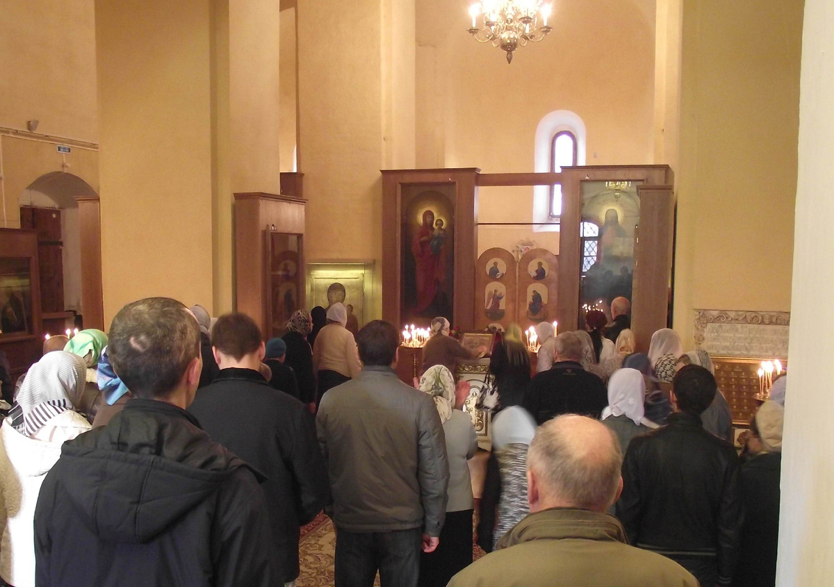 Богослужение в Архангельском соборе – месте погребения Стефана