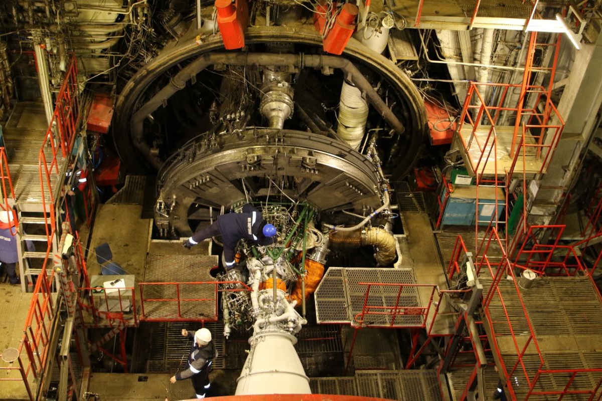 Доводочный образец РД-191М в цехе НПО Энергомаш.