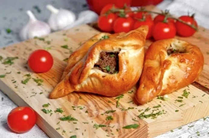 Расстегаи с мясом.