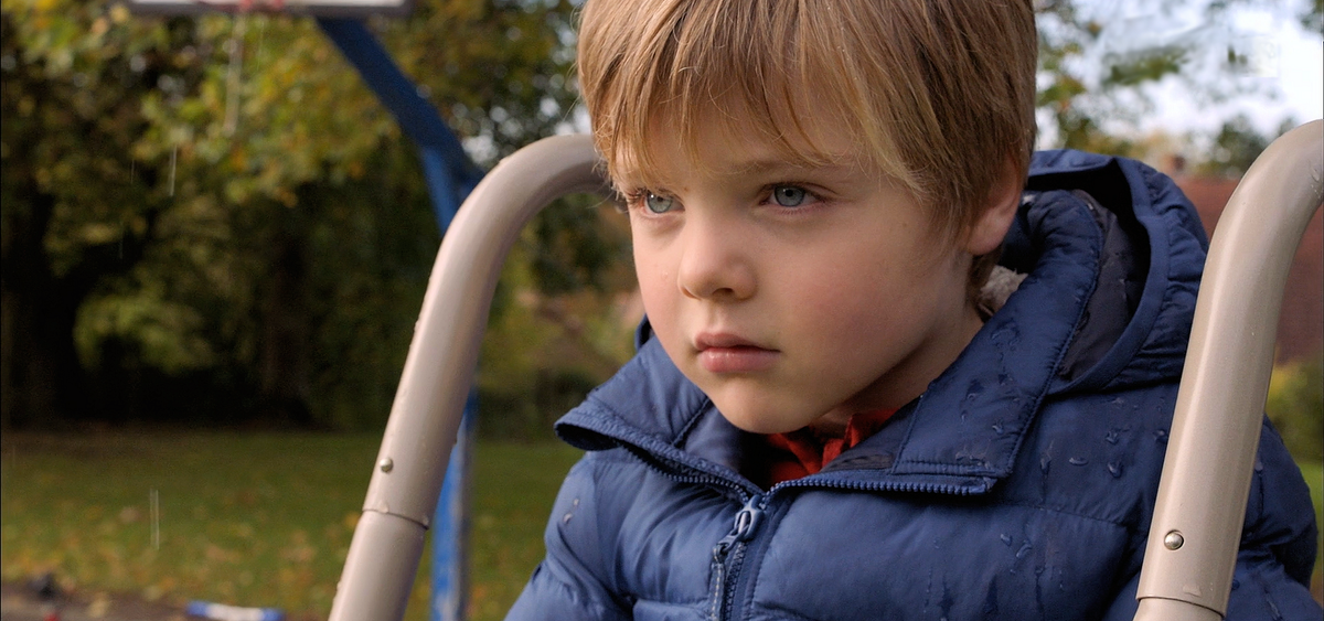 Малон Мулен. Кадр из сериала «Пока ты не спишь» (2018)