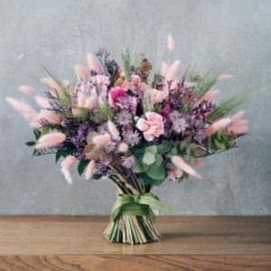 Гвоздики в букете